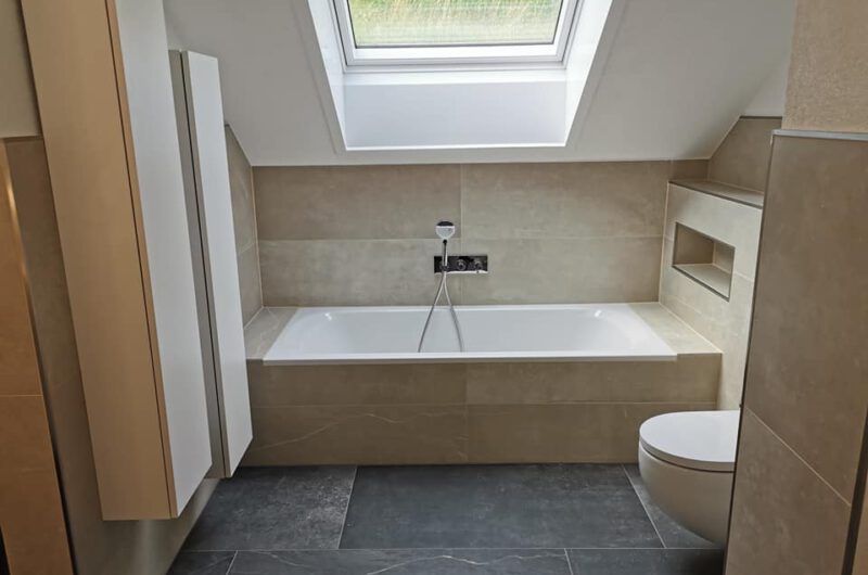 Modernes Badezimmer